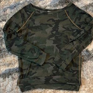 New camo waffle top (Medium)